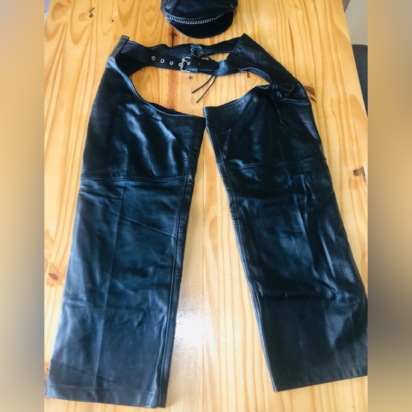 JUST US Women’s  Black Leather Riding Pants Chaps 2XL And Hat M/L - Picture 2 of 16